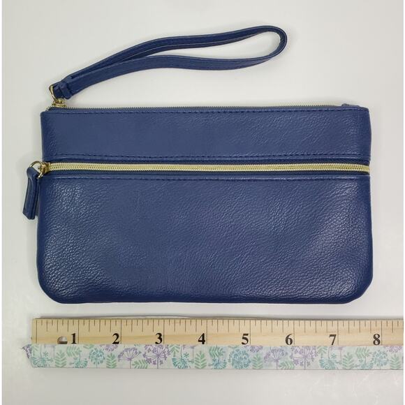 Safekeeper RFID Zippered Wristlet Blue Faux leather zippered pockets - Picture 8 of 8